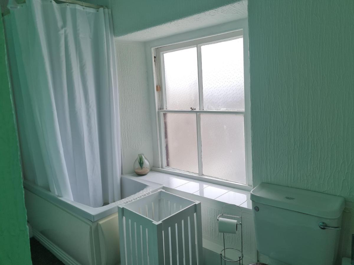 17 Bridge St, 3 Bedroom Flat Aberystwyth Dış mekan fotoğraf